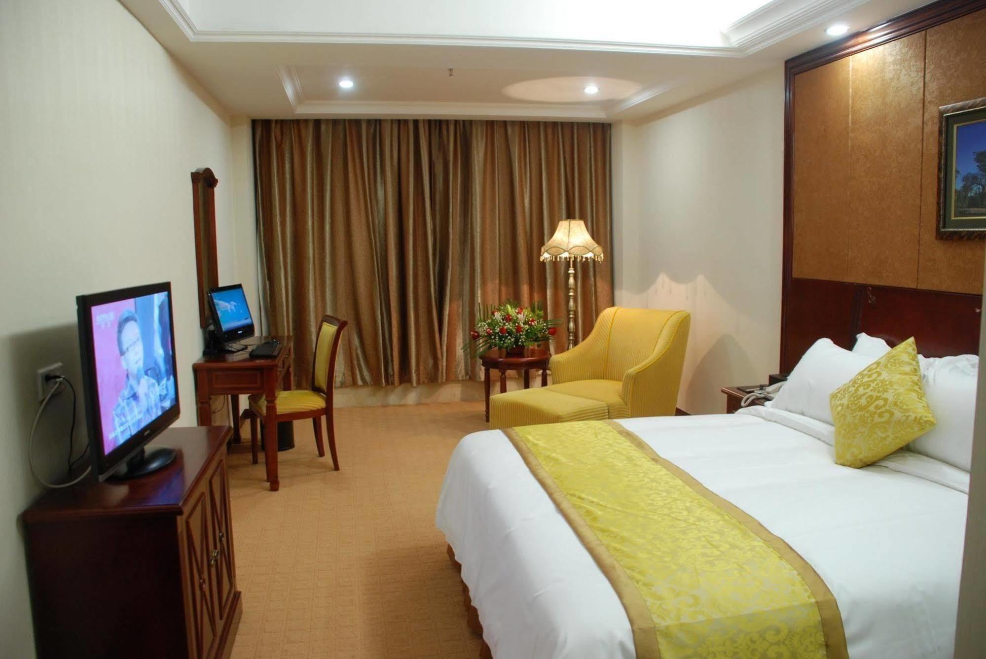 Vienna Hotel Shenzhen Pingdi Экстерьер фото
